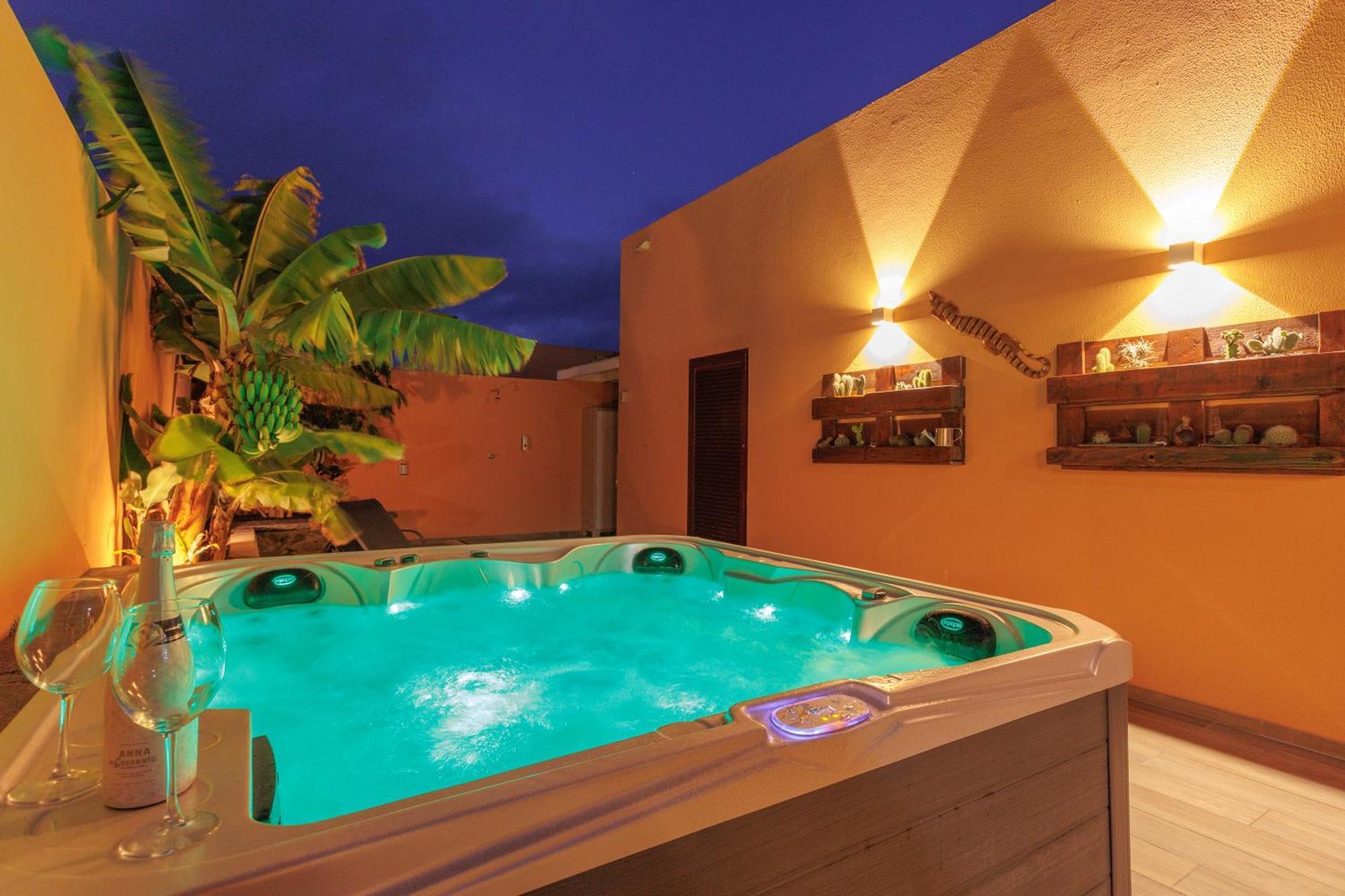 Villa Jacuzzi & Barbecue La Oliva Esterno foto