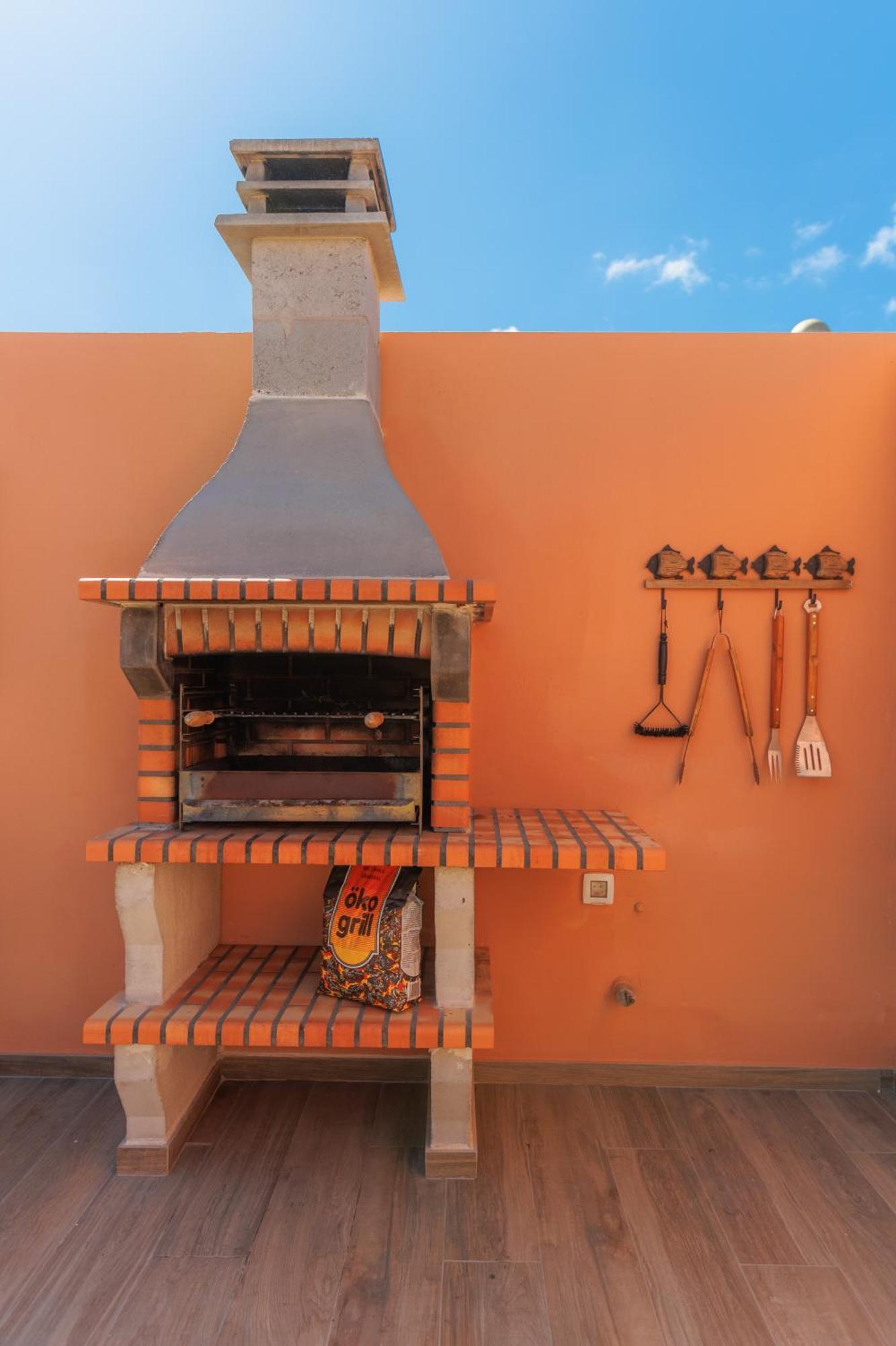 Villa Jacuzzi & Barbecue La Oliva Esterno foto